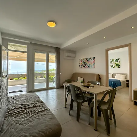 Blue Horizon 7 Apartment *